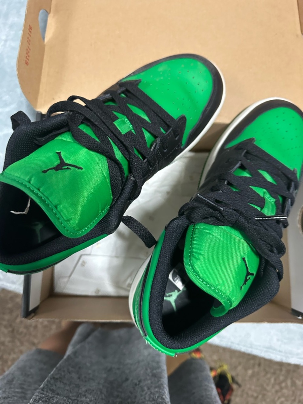 CLOSET CLOSING Jordan Air Jordan 1 Low GS Black Green White Sneakers - Picture 5 of 12